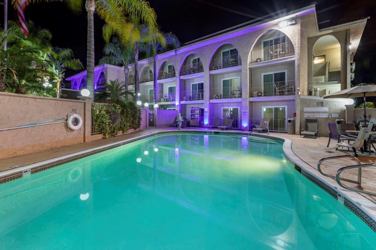 Comfort San Diego North County 2*