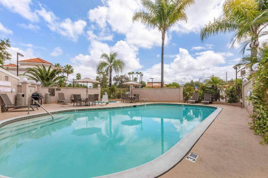Comfort San Diego North County 2*