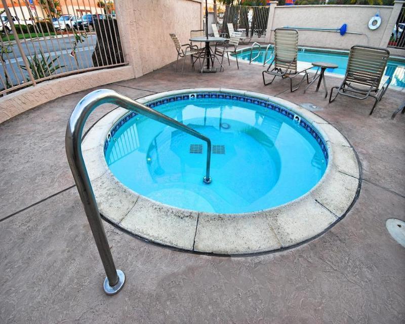 Comfort San Diego North County Inn 2*