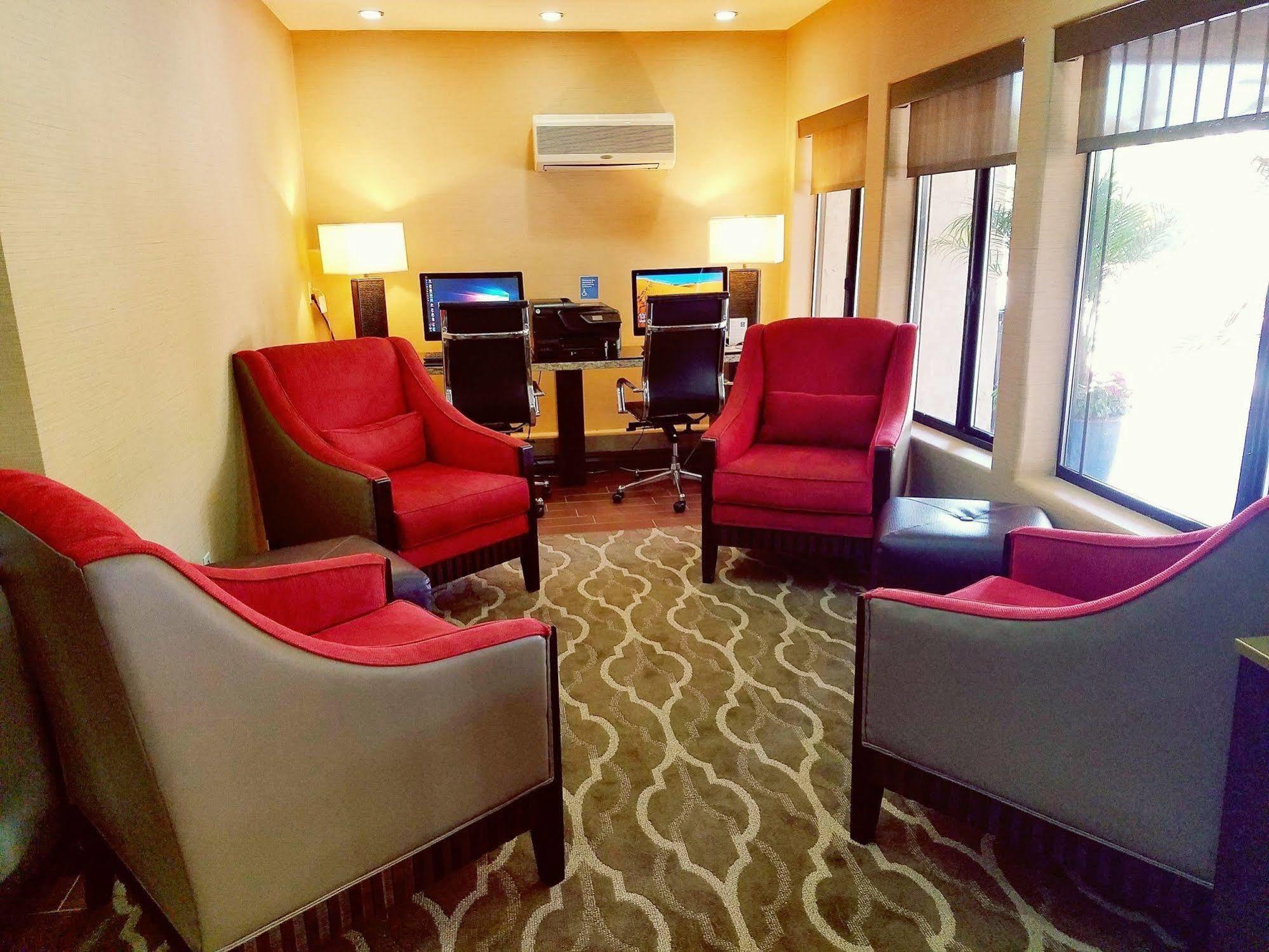 Comfort San Diego North County 2*